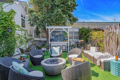 Bright Cayucos Bungalow Steps to Beach & Pier | 3BR w/ Shared Firepit Lounge