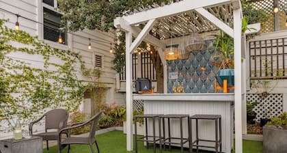 Cayucos 2BR Bungalow Steps to Beach w/ Shared Firepit Lounge & Outdoor Bar