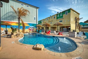 Pool - Sleeps 33! 4 Condos, Walk to the Beach, Resort-Style Pool, Endless Summer Resort (Port Aransas)