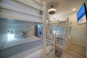 4 bedrooms, iron/ironing board, free WiFi, bed sheets