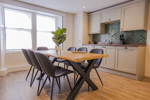 Dining - Skye Sands | Kinburn (No 2a) (St Andrews)