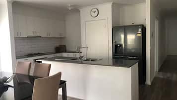 Family House, Garden View | Private kitchen