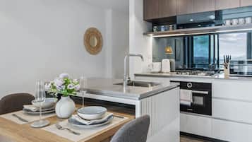 Microones, rentaplats, cafetera i tetera i torradora