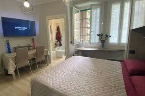1 bedroom, in-room safe, iron/ironing board, free WiFi