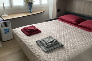 1 室のベッドルーム、セーフティボックス (室内)、アイロン / アイロン台、WiFi (無料)