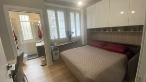 1 bedroom, in-room safe, iron/ironing board, free WiFi