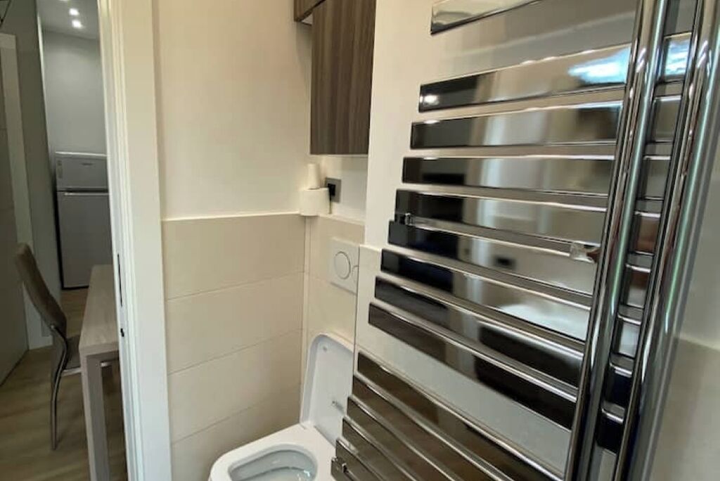 Dusche, Haartrockner, Bidet, Handtücher