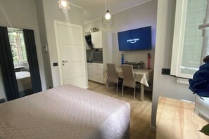 1 Schlafzimmer, Zimmersafe, Bügeleisen/Bügelbrett, kostenloses WLAN