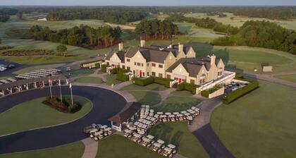 Newly Listed - Legends Golf & Beach Getaway! A spacious 3-bedroom apartment.