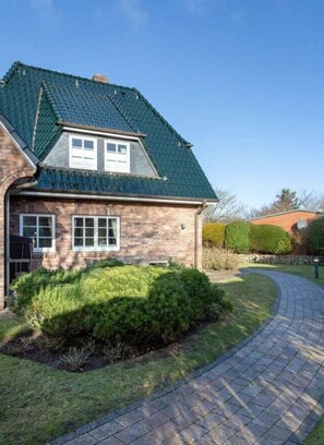 House | Exterior - Traumzeit - Family Comfortable Holiday Residence (Wenningstedt-Braderup)