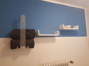 House | Bathroom - Control Board Comfortable Holiday Residence (Varel)