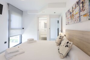 2 habitaciones, tabla de planchar con plancha y wifi gratis 