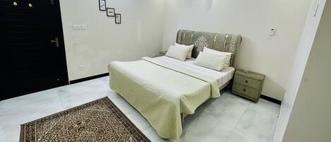 5 Schlafzimmer, BĂŒgeleisen/BĂŒgelbrett, WLAN, BettwĂ€sche