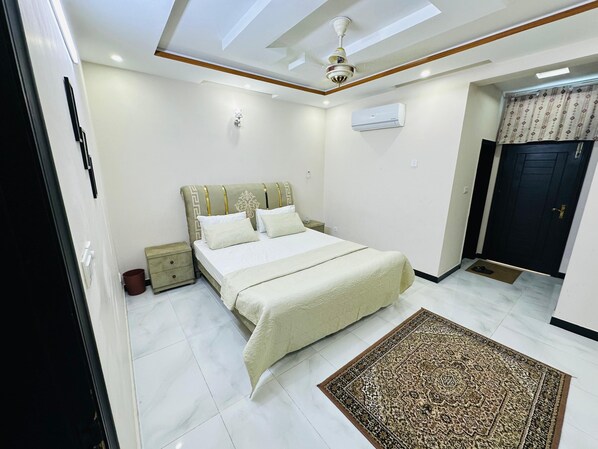 5 bedrooms, iron/ironing board, WiFi, bed sheets - Inayat's House Abbottabad (Abbottabad)
