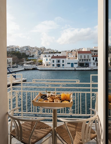 Luxury Suites by Lato