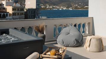 Luxury Suite | Terrace/patio