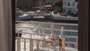 Luxury Studio, Sea View | Beach/ocean view