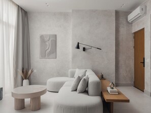 Svit Premium | Vardagsrum | 42-tums smart-tv med kabelkanaler