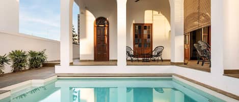 House | Pool