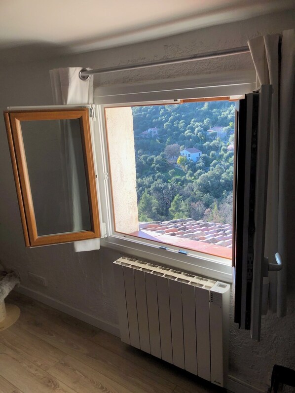 Interior - A small haven of peace in the heart of a sporting environment (Peillon)