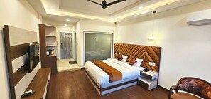 Premium Room, Mountain View | Desk, free WiFi - Tranquil Inn By Alcor (Shimla)