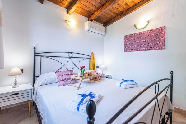 3 bedrooms, free WiFi, bed sheets - Gli Allori (Golfo Aranci)