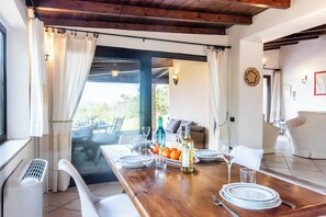 Family Villa, Multiple Bedrooms, 2 Bathrooms (Gli Allori) | Dining - Gli Allori (Golfo Aranci)