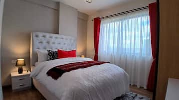 Apartamento Deluxe, balcón, vistas a la ciudad | 1 dormitorio, decoración individual, mobiliario individual