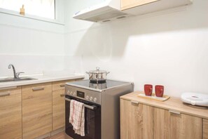 Fridge, oven, stovetop, toaster