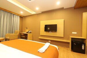 Espacio para trabajar con laptop, wifi gratis y ropa de cama 