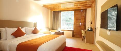 Premium Room | Laptop workspace, free WiFi, bed sheets, wheelchair access