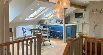 Sykes Penthouse - Luxury Penthouse Suite