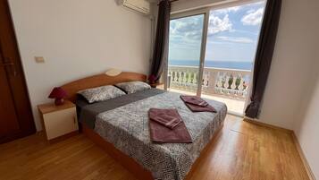 3 bedrooms, WiFi, bed sheets