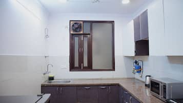Fridge, microwave