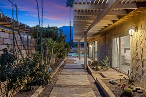 Pool - Palm Springs Home with Private Pool, Hot Tub! Mountain Views! (Palm Springs)