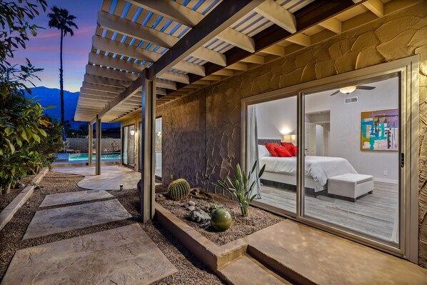 4 makuuhuonetta, silitysrauta/-lauta, ilmainen Wi-Fi, vuodevaatteet