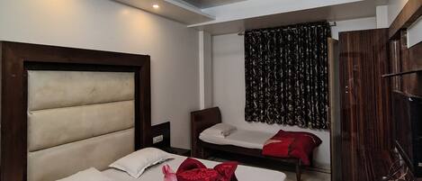 Deluxe Triple Room | Bathroom