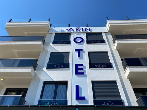 Akın Suit