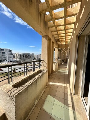 Property grounds - MODERN APARTMENT WITH BREATHTAKING VIEW 5 MINUTES FROM TUNIS CARTHAGE AIRPORT (Ariana)