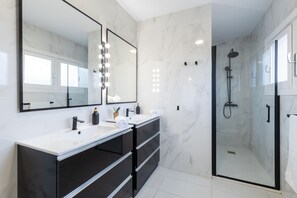 Shower, towels