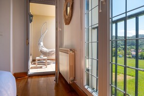 5 bedrooms, bed sheets