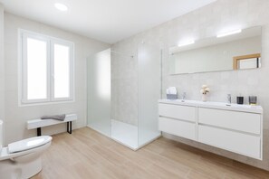 シャワー、タオル