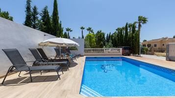 Kolam renang terbuka