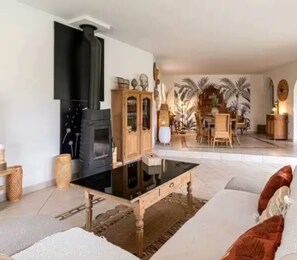 Smart-TV, Tischtennisplatte