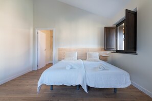 4 bedrooms, free cribs/infant beds, bed sheets - Fidalsa North Style (Dima)