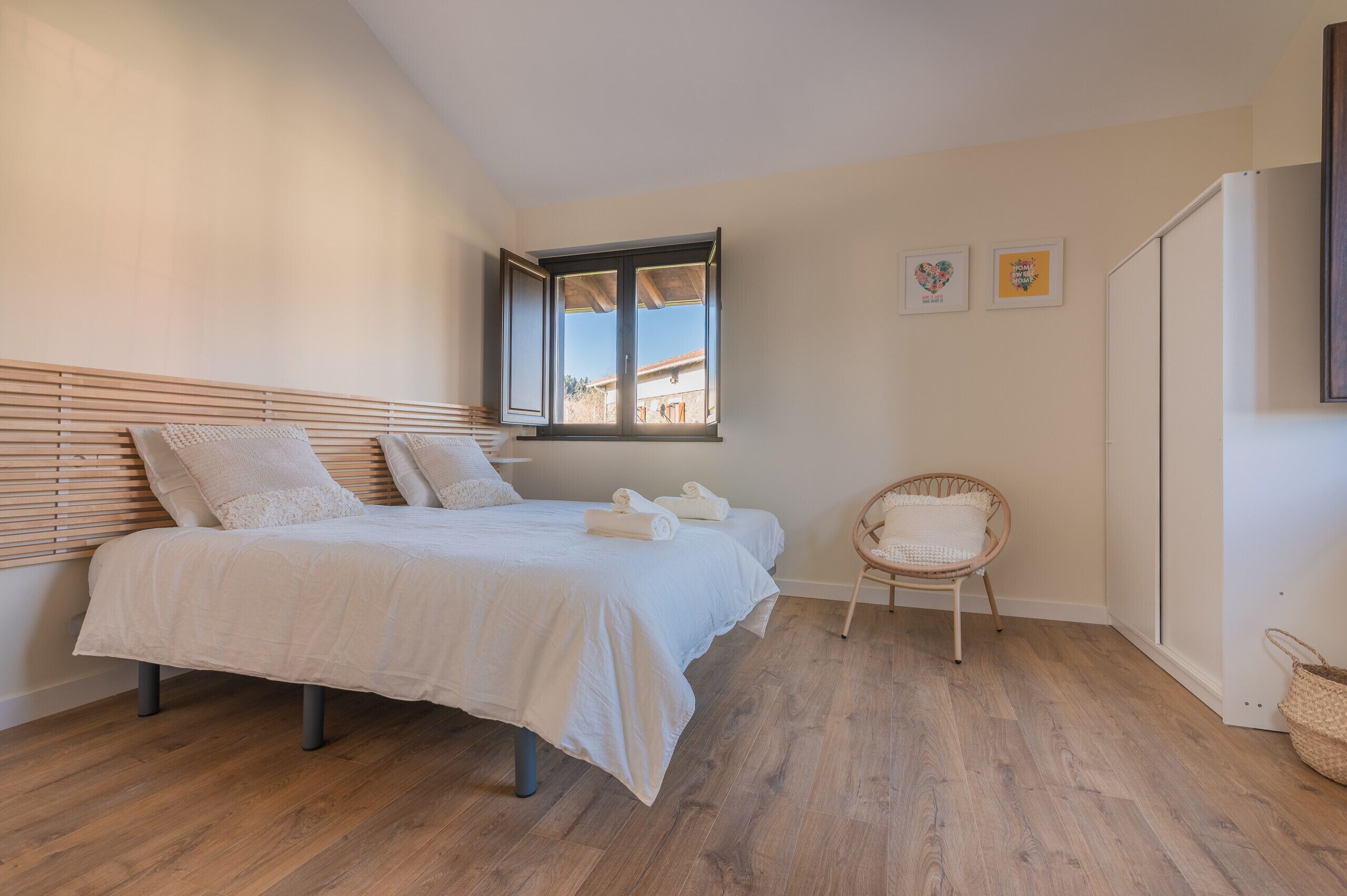 4 slaapkamers, gratis babybedden, beddengoed