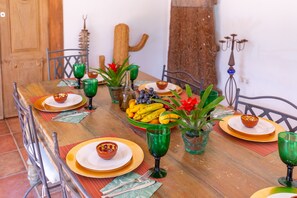 In-room dining - Harmony Villa by Fidalsa (Daya Vieja)