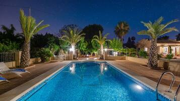 Kolam renang terbuka