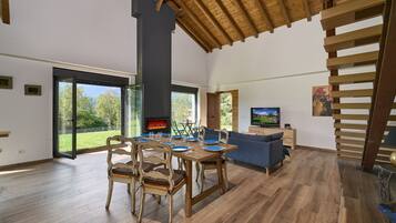 3 dormitorios, cunas gratuitas, ropa de cama