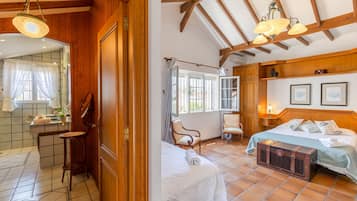 5 kamar tidur, tempat tidur bayi gratis, dan seprai linen